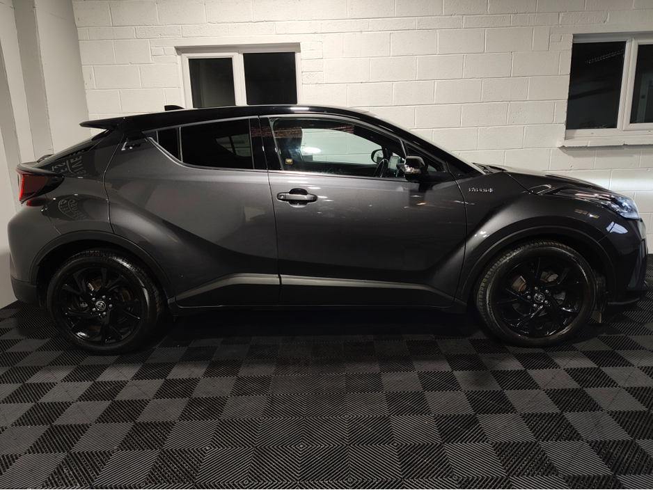 2021 Toyota C-HR - image 2