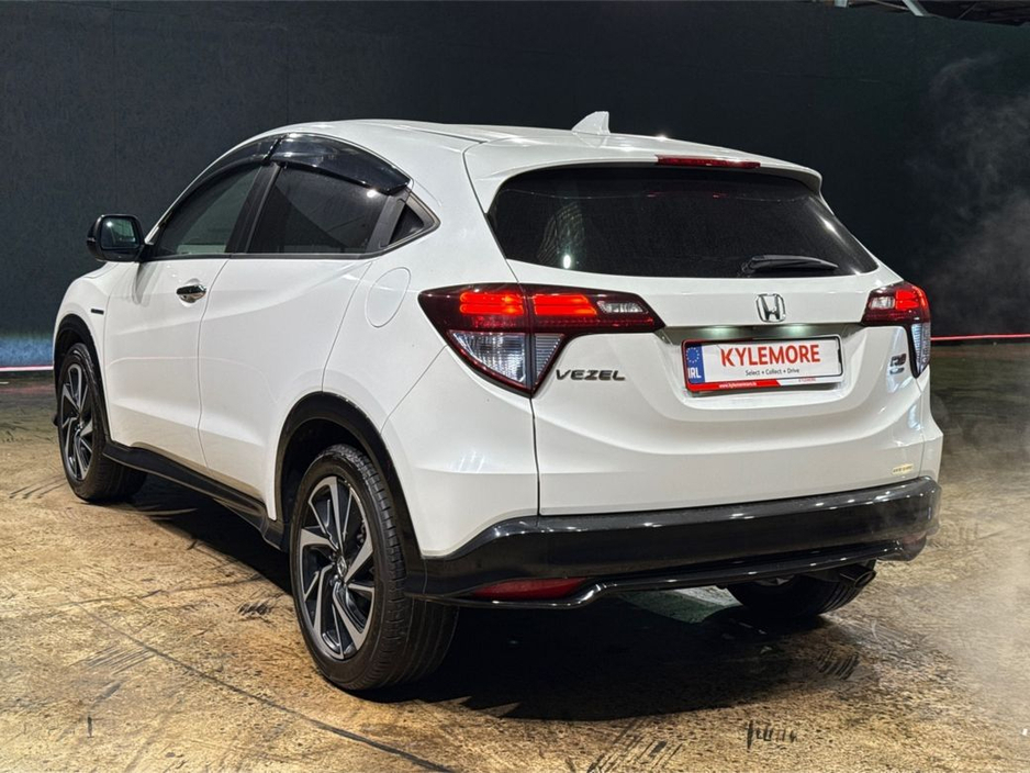 2017 Honda Vezel - image 5