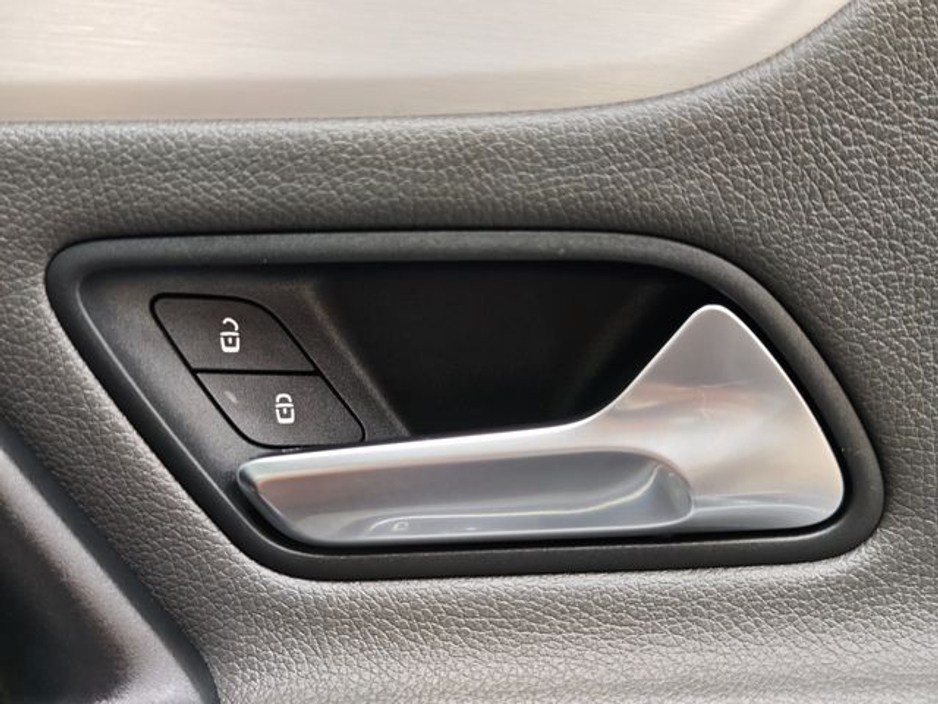 2022 Mercedes-Benz CLA Class - image 36