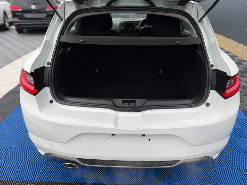 2018 Renault Megane - image 32