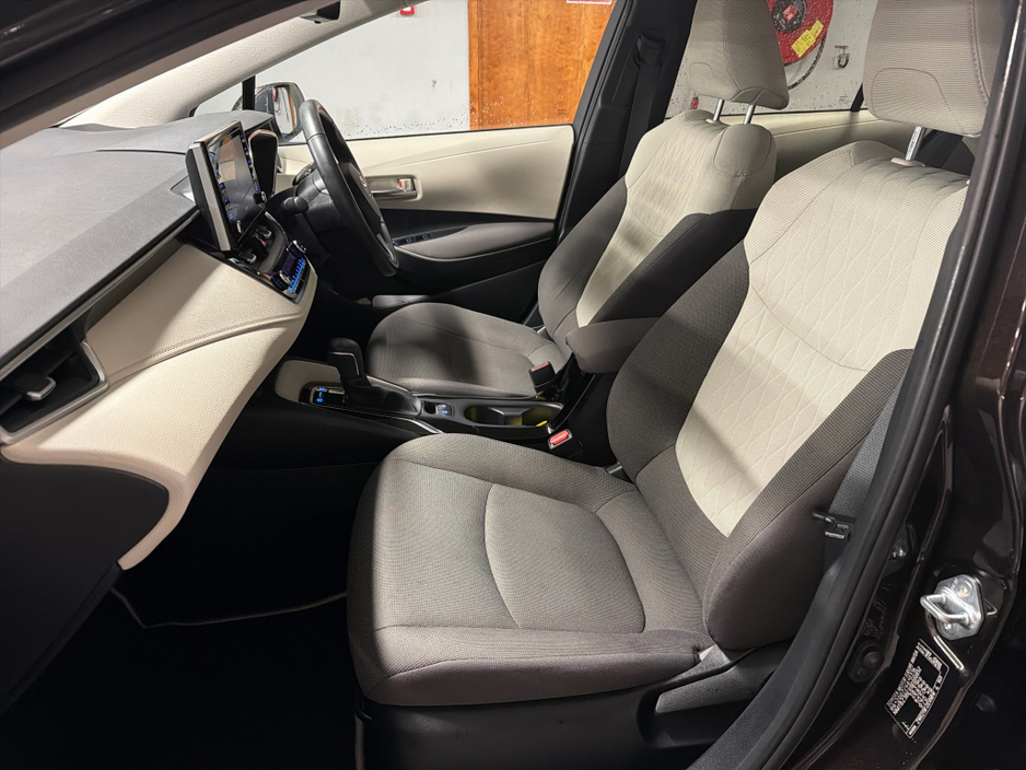 2019 Toyota Corolla - image 6