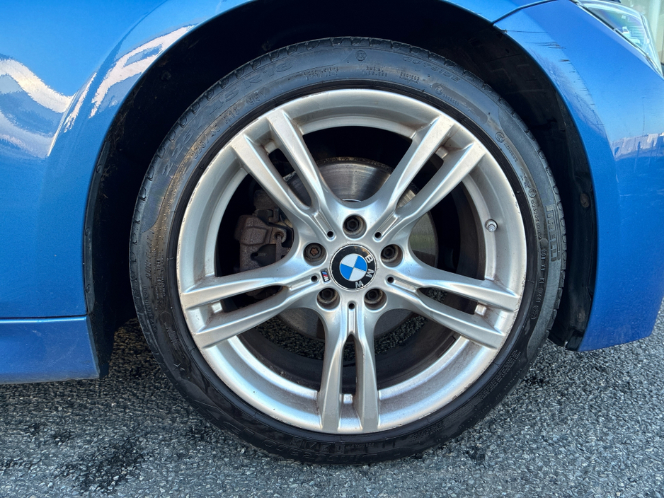 2018 BMW 3 Series - image 5