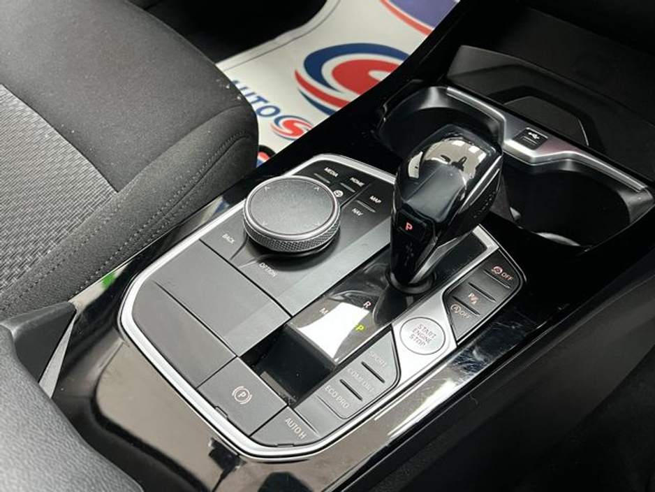 2020 BMW 1 Series - image 8