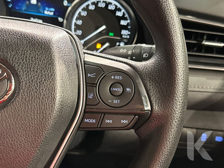 2021 Toyota Camry - image 18