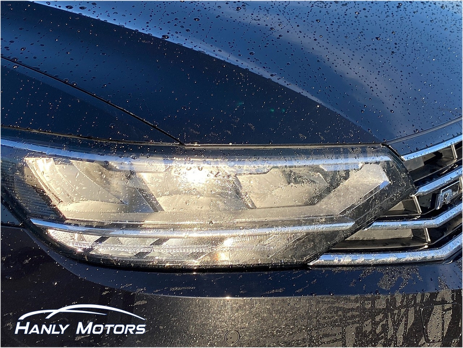 2020 Volkswagen Passat - image 26