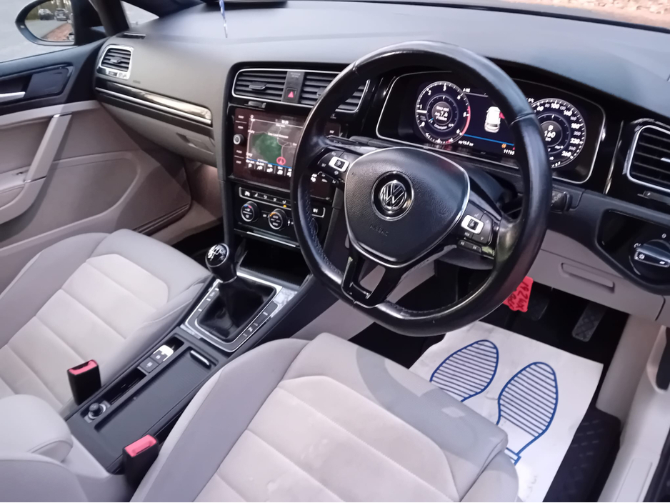 2019 Volkswagen Golf - image 9