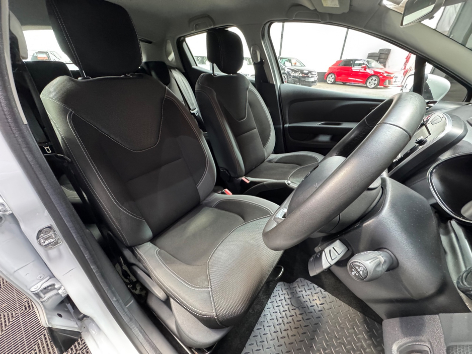 2017 Renault Clio - image 13