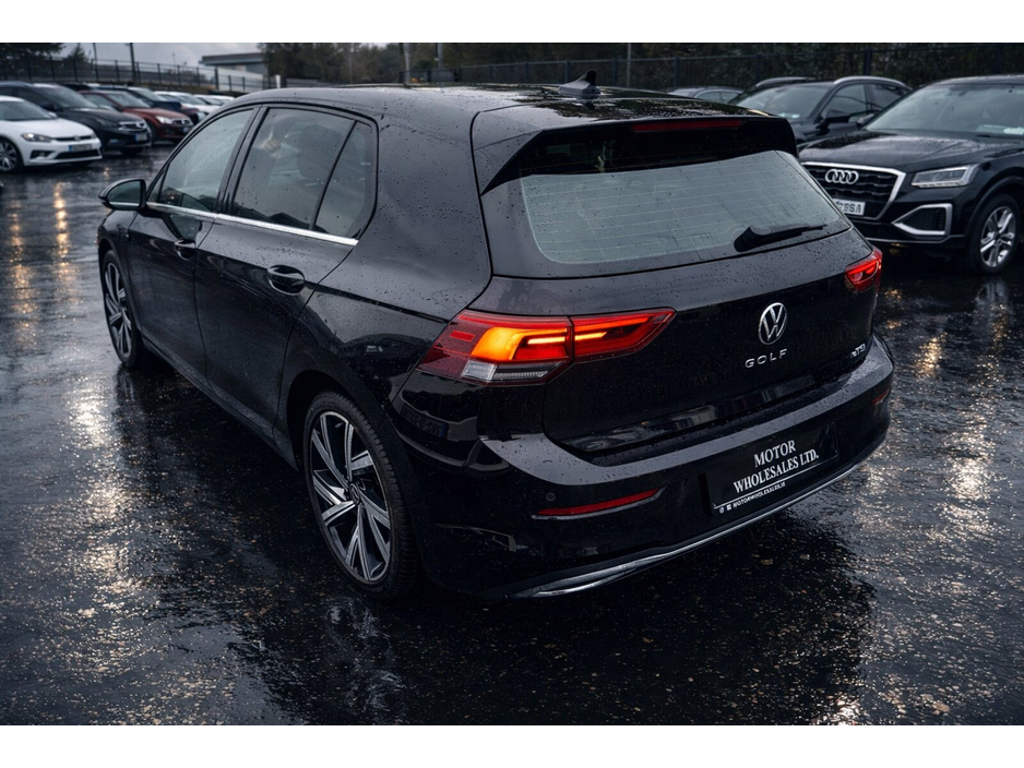 2020 Volkswagen Golf - image 3