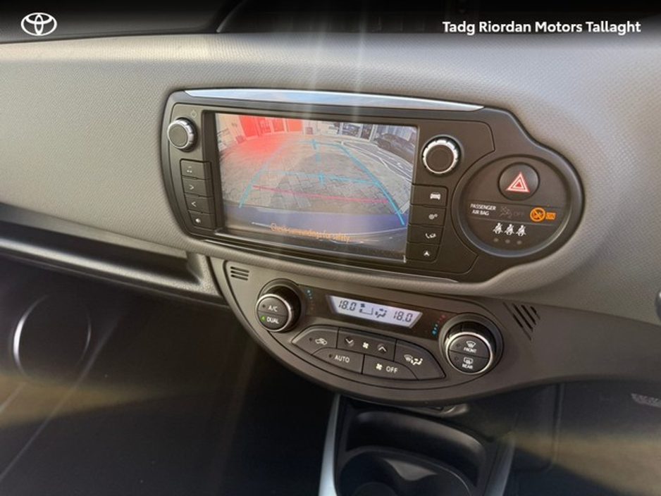 2016 Toyota Yaris - image 14