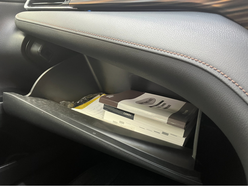 2018 Toyota Camry - image 17