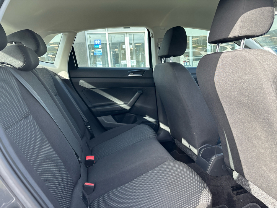 2021 Volkswagen Polo - image 10