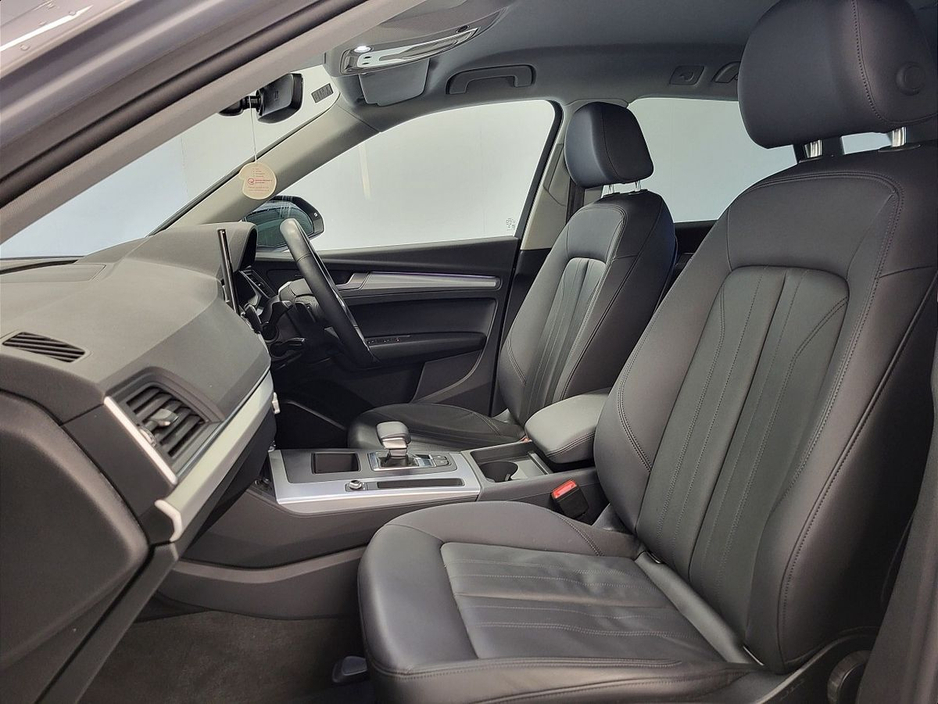 2025 Audi Q5 - image 7