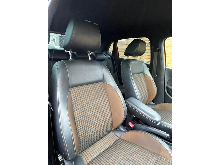 2017 Volkswagen Polo  €13,950