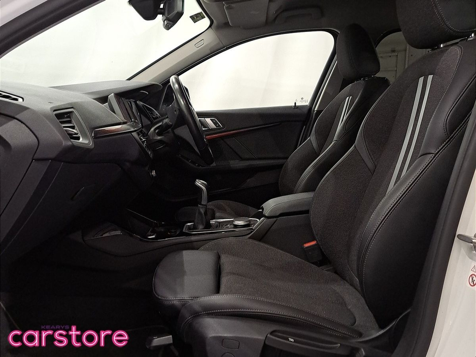 2020 BMW 1 Series 118i Sport manual €22,777