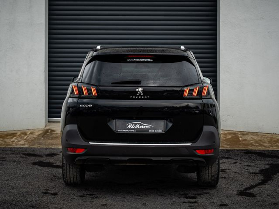 2022 Peugeot 5008 - image 5