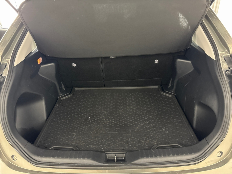2023 Toyota Yaris Cross - image 13