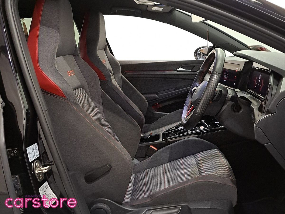 2024 Volkswagen Golf - image 12