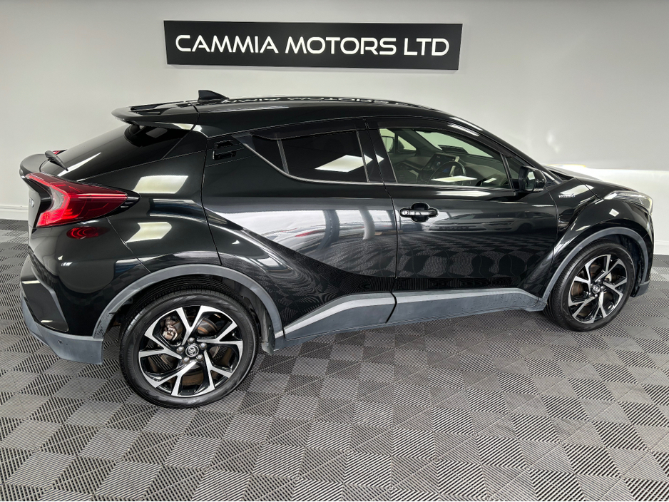 2018 Toyota C-HR - image 4