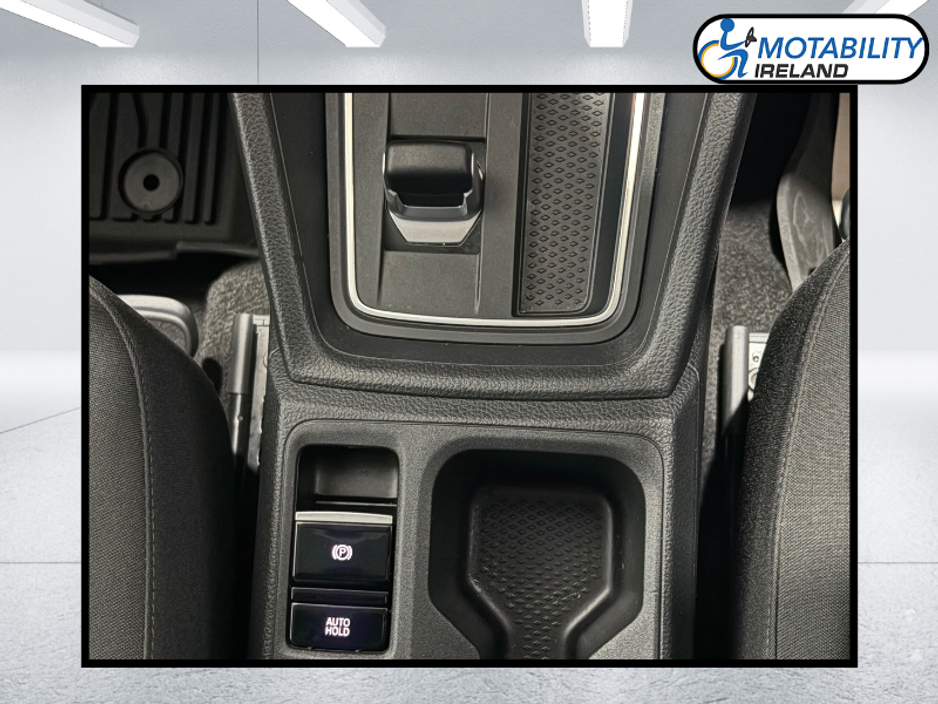 2025 Ford Tourneo Connect Wheelchair Accessible €41,995