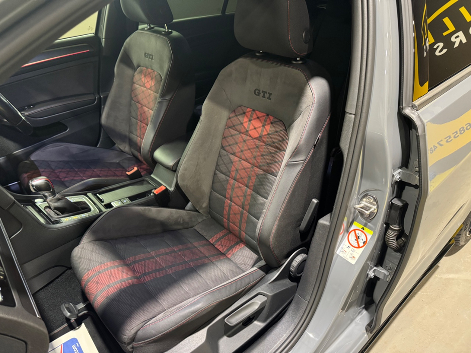 2019 Volkswagen Golf - image 10