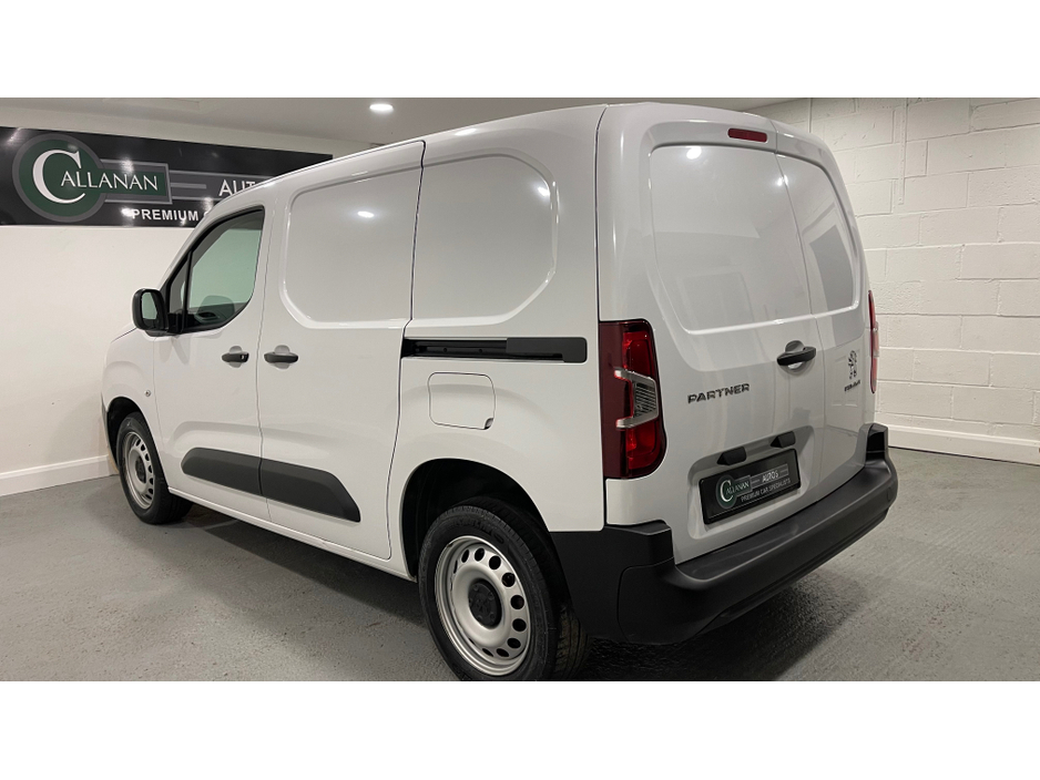 2024 Peugeot Partner - image 19