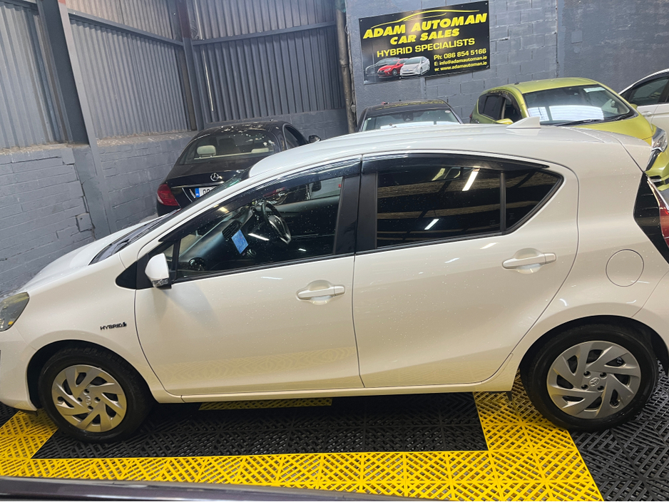 2016 Toyota Aqua - image 6