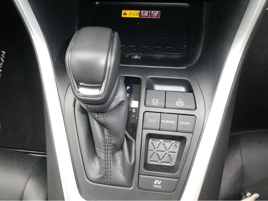 2025 Toyota Rav4 - image 33