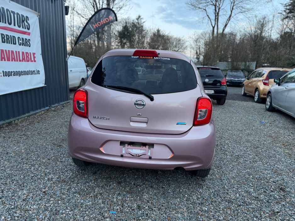 2015 Nissan March - image 5