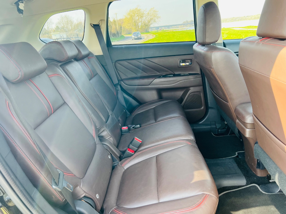 2017 Mitsubishi Outlander - image 18