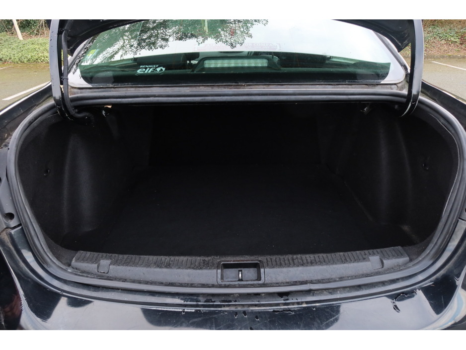 2013 Renault Fluence - image 20