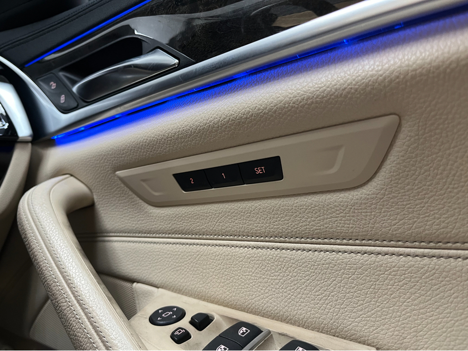 2017 BMW 5 Series - image 14