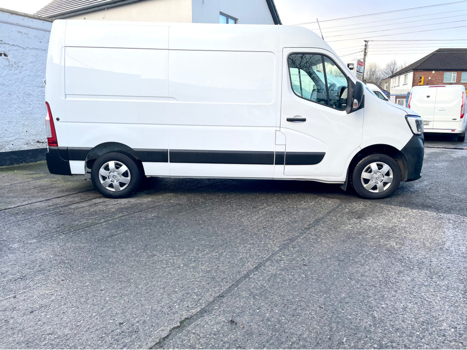 2023 Renault Master MM35 BUSINESS+ 2.3 BLUE DCI 135BHP MWB €18,000