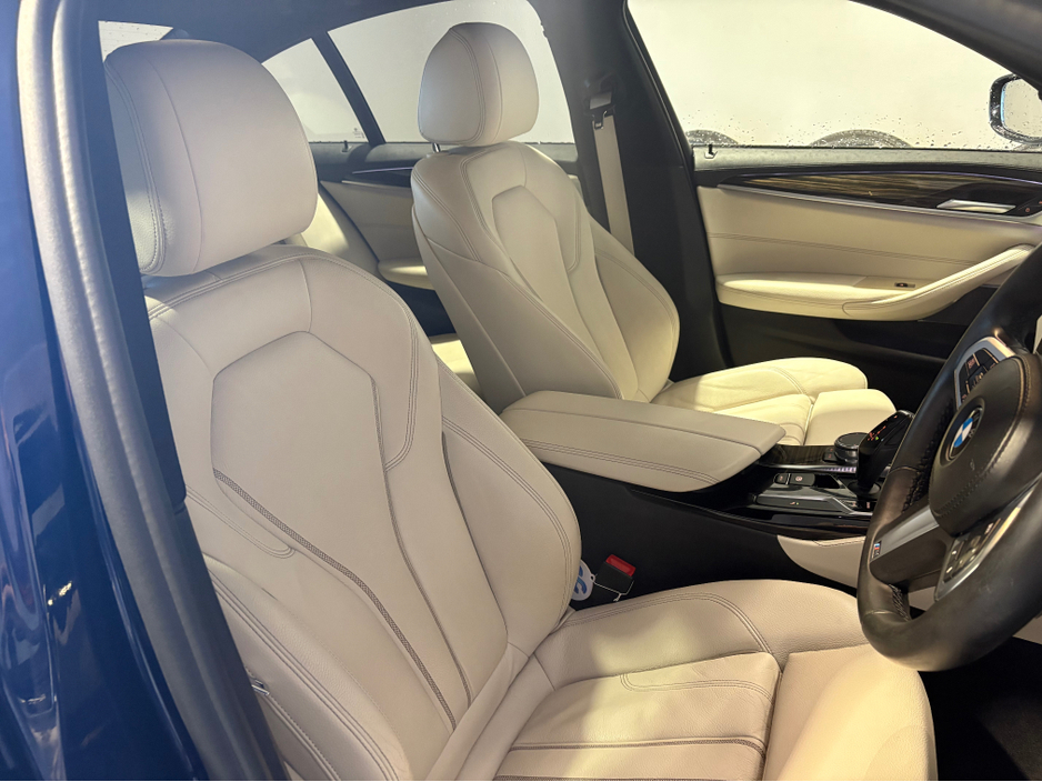 2018 BMW 5 Series - image 3