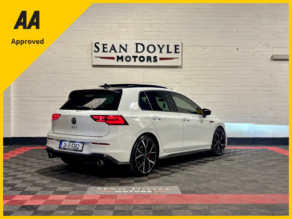 2021 Volkswagen Golf - image 10