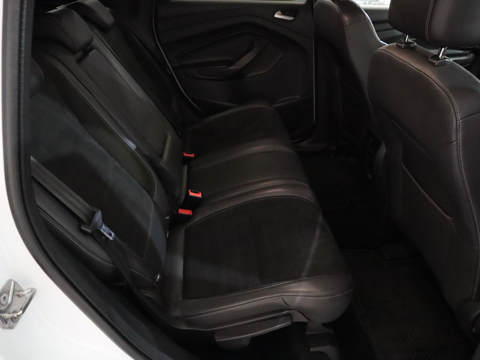 2017 Ford Kuga 1.5 TDCI 120PS FW FWD 4DR ST-LINE €15,800