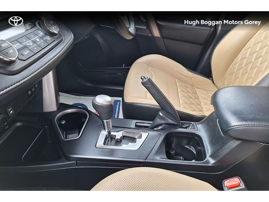 2018 Toyota Rav4 - image 15