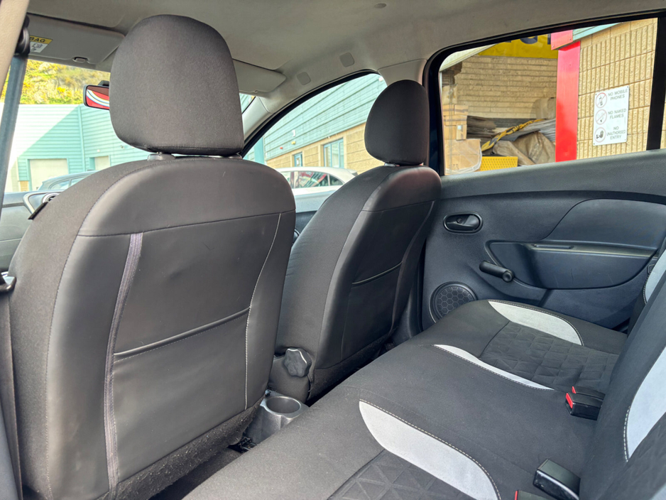 2016 Dacia Sandero Stepway - image 12