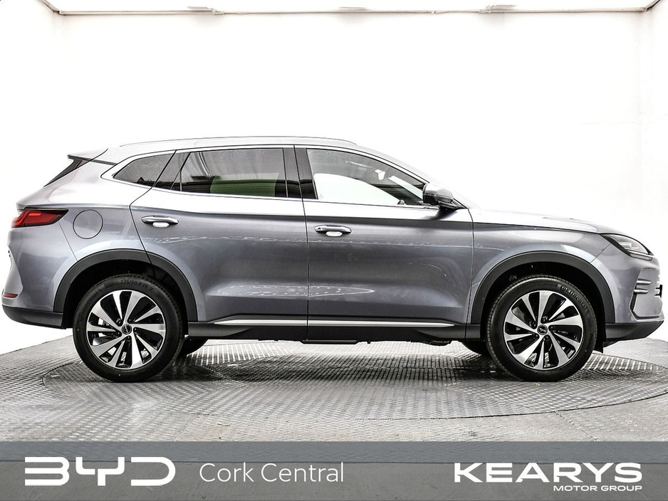 2025 BYD Seal U - image 5