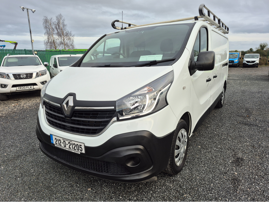 2021 Renault Trafic - image 5