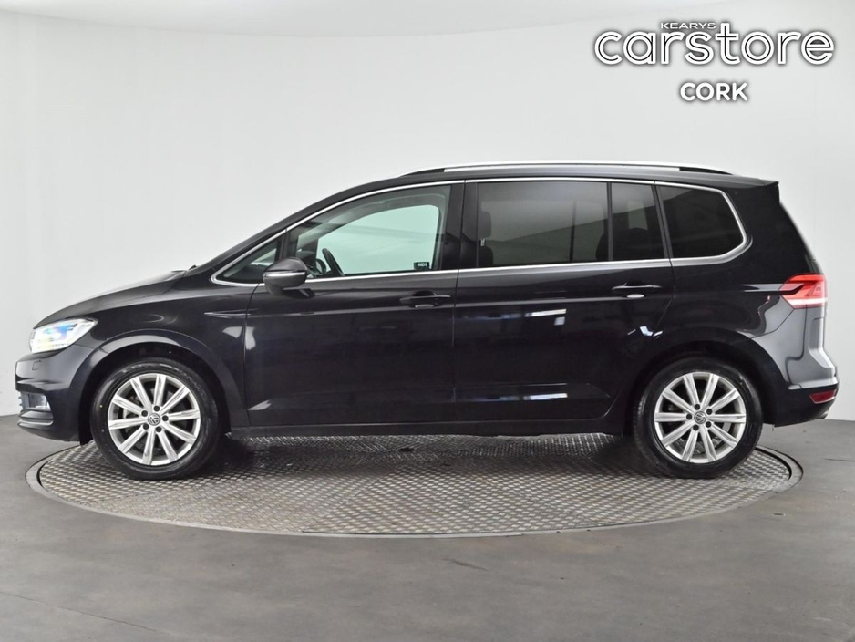 2016 Volkswagen Touran - image 6
