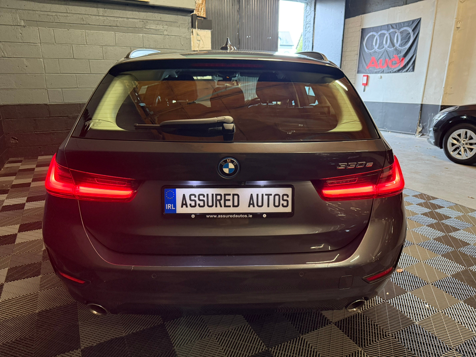 2022 BMW 3 Series 330e SE Pro Auto €22,900