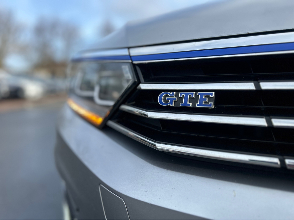 2018 Volkswagen Passat - image 39