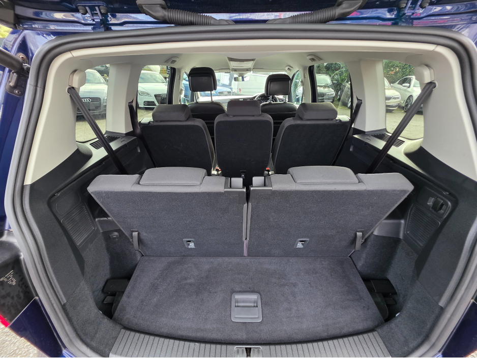 2018 Volkswagen Touran - image 13