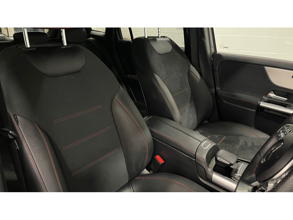 2025 Mercedes-Benz GLA Class - image 27