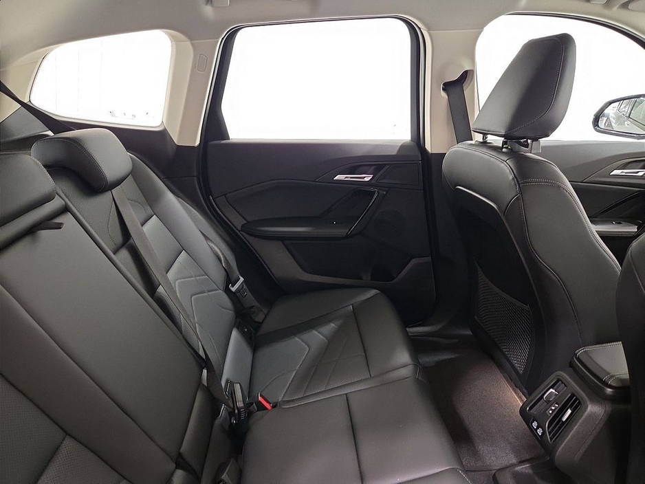 2024 BMW X1 - image 22