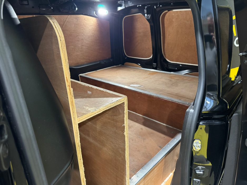 2021 Citroen Berlingo - image 24