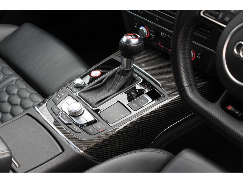 2016 Audi RS6 - image 7