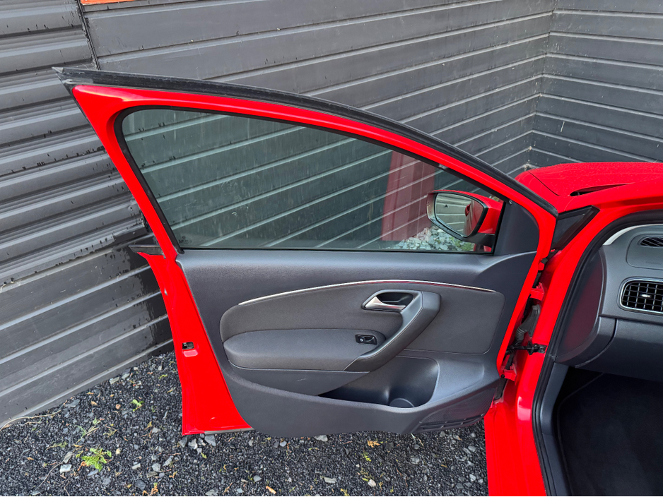 2014 Volkswagen Polo 1.2 TSI AUTO €8,995