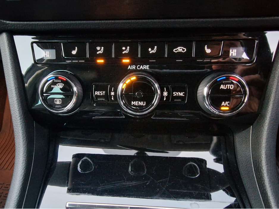 2017 Skoda Superb EXECUTIVE 2.0 TDI DSG-LOW MILEAGE €18,350