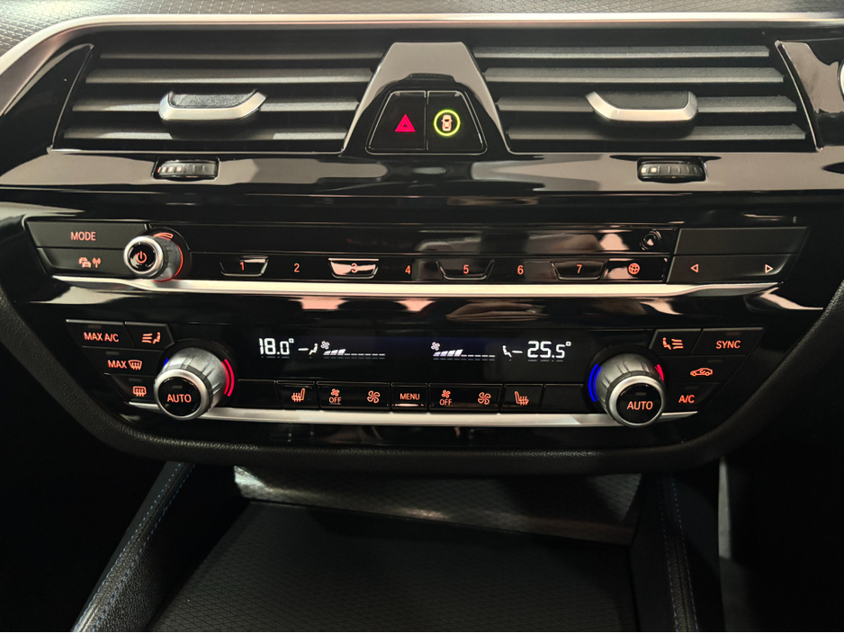 2023 BMW 5 Series - image 13